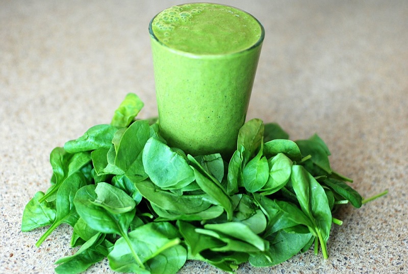 Očista pečene je pri detoxe základ. Zelené smoothie sú lacná a chutná voľba.