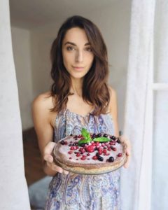 Nikoleta Kováčová, Surová dcérka