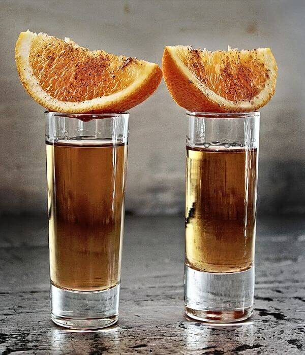 Becherovka s červeným pomarančom