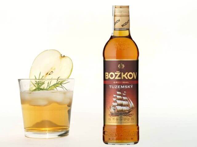 Tuzemský rum Božkov, jeho druhy, história a koktejly