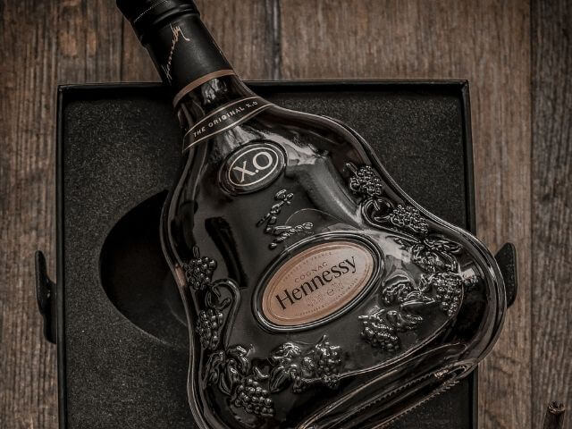 Hennessy X.O v luxusnej fľaši