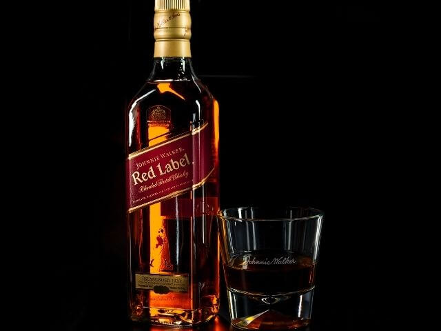 Johnnie Walker whisky - história a tipy nápojov