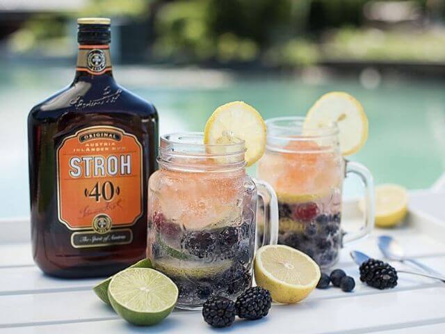 Strohberries drink s ovocím 