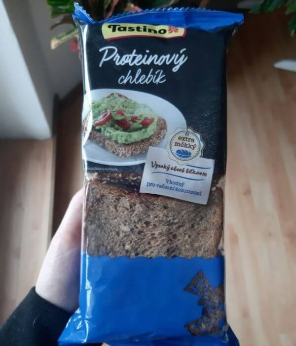 celé 200 g balenie proteínového chleba z Lidlu značky Tastino