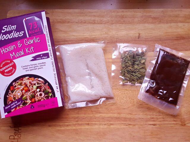 Slim Noodles Hoisin kompletné balenie 
