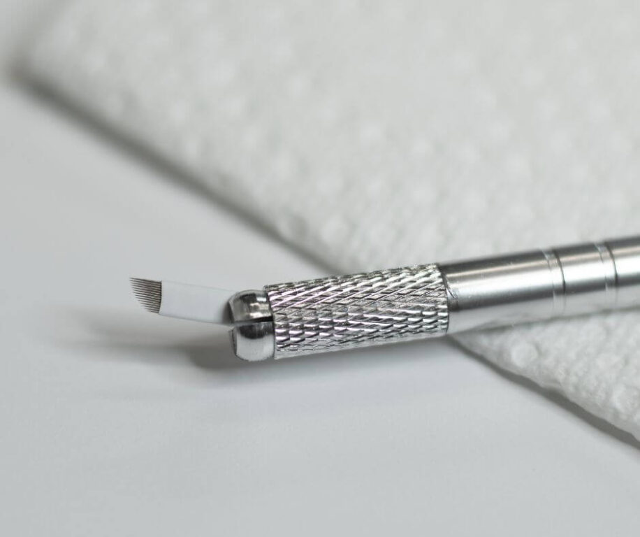 špeciálne pero na microblading